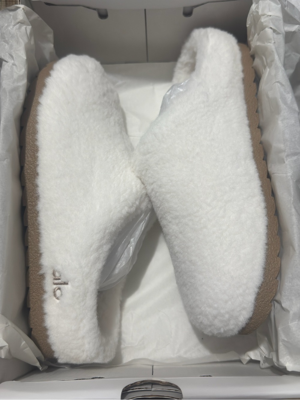 Alo White Fleece Slip-On Women’s Shoes
